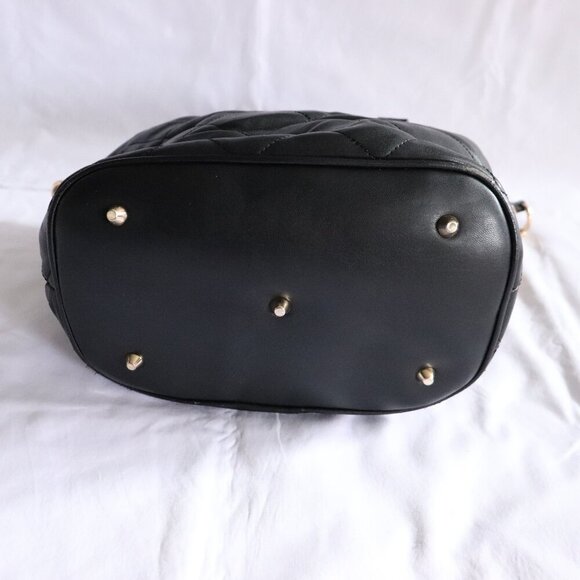 Deux Lux Women's Black Quilted Casual Zipper Lined Hand Cross Body Pocket Bag - Picture 6 of 16